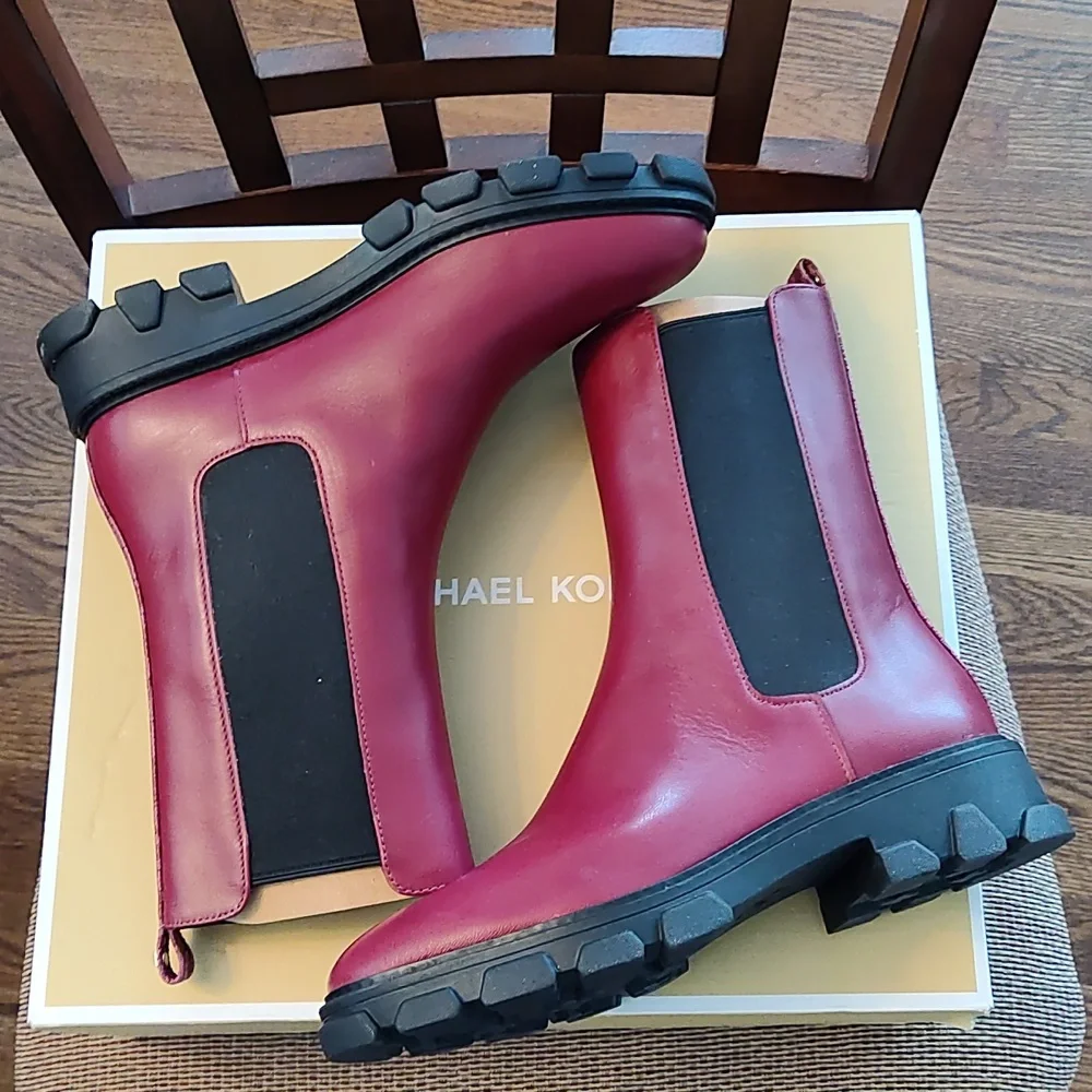 Michael Kors Ridley Chelsea boots-NEW